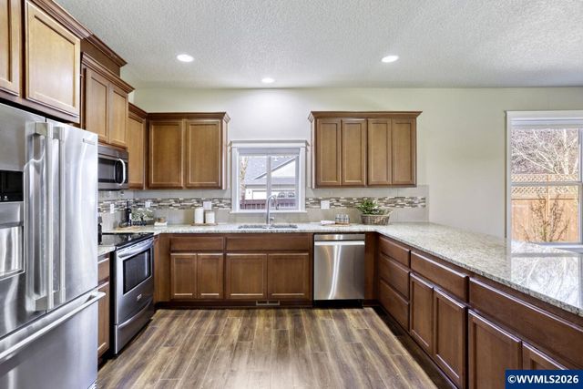 2141 Thomas Way, Hubbard, OR 97032