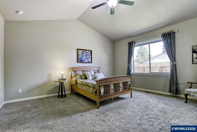 2141 Thomas Way, Hubbard, OR 97032