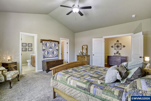 2141 Thomas Way, Hubbard, OR 97032