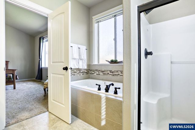 2141 Thomas Way, Hubbard, OR 97032