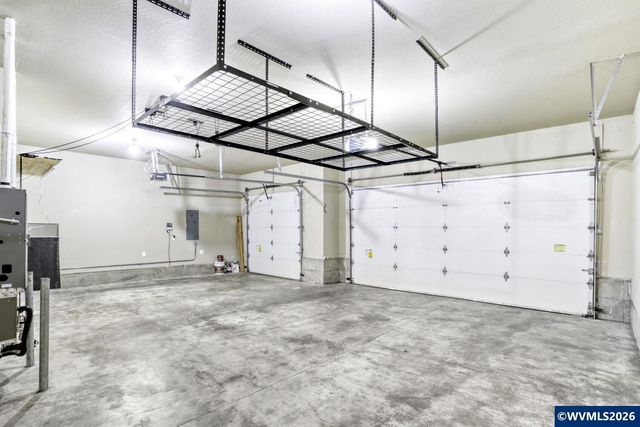 2141 Thomas Way, Hubbard, OR 97032