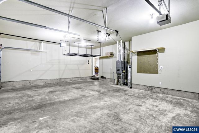 2141 Thomas Way, Hubbard, OR 97032