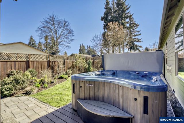 2141 Thomas Way, Hubbard, OR 97032