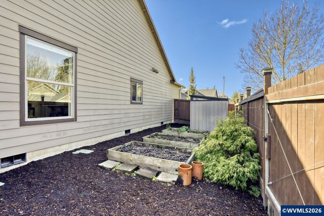 2141 Thomas Way, Hubbard, OR 97032