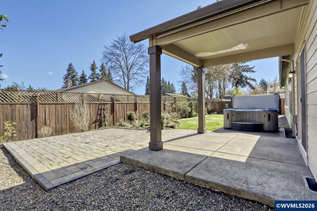 2141 Thomas Way, Hubbard, OR 97032