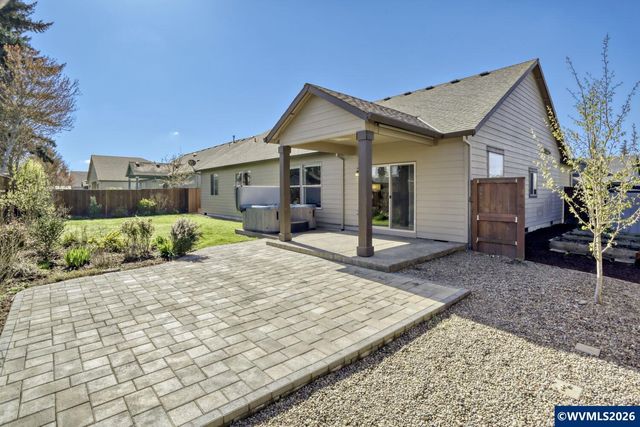 2141 Thomas Way, Hubbard, OR 97032