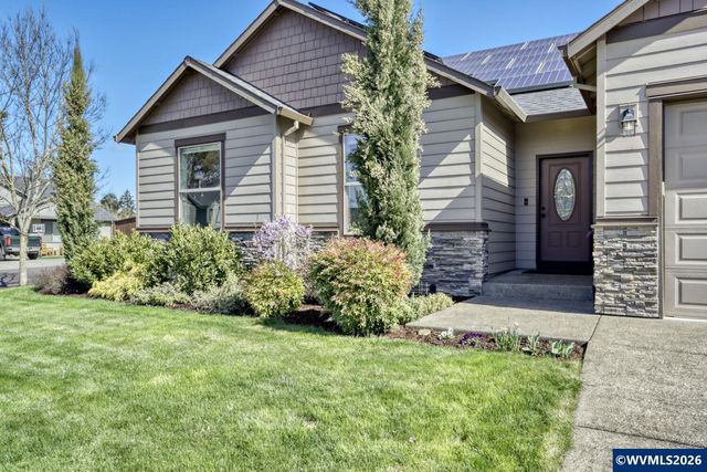 2141 Thomas Way, Hubbard, OR 97032