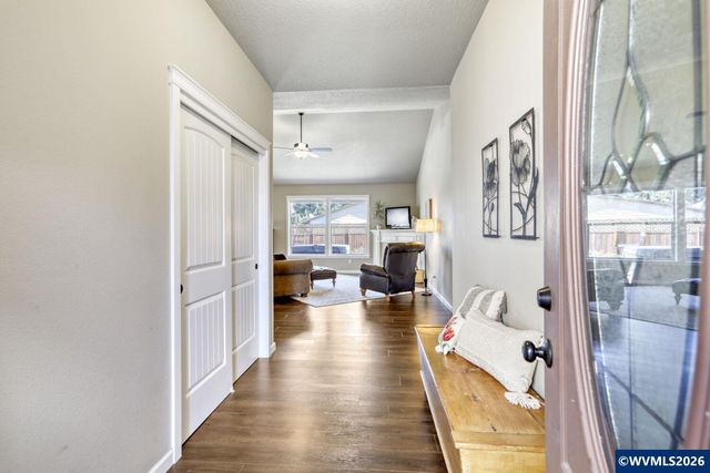 2141 Thomas Way, Hubbard, OR 97032