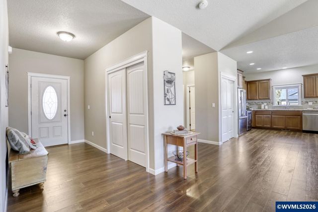 2141 Thomas Way, Hubbard, OR 97032