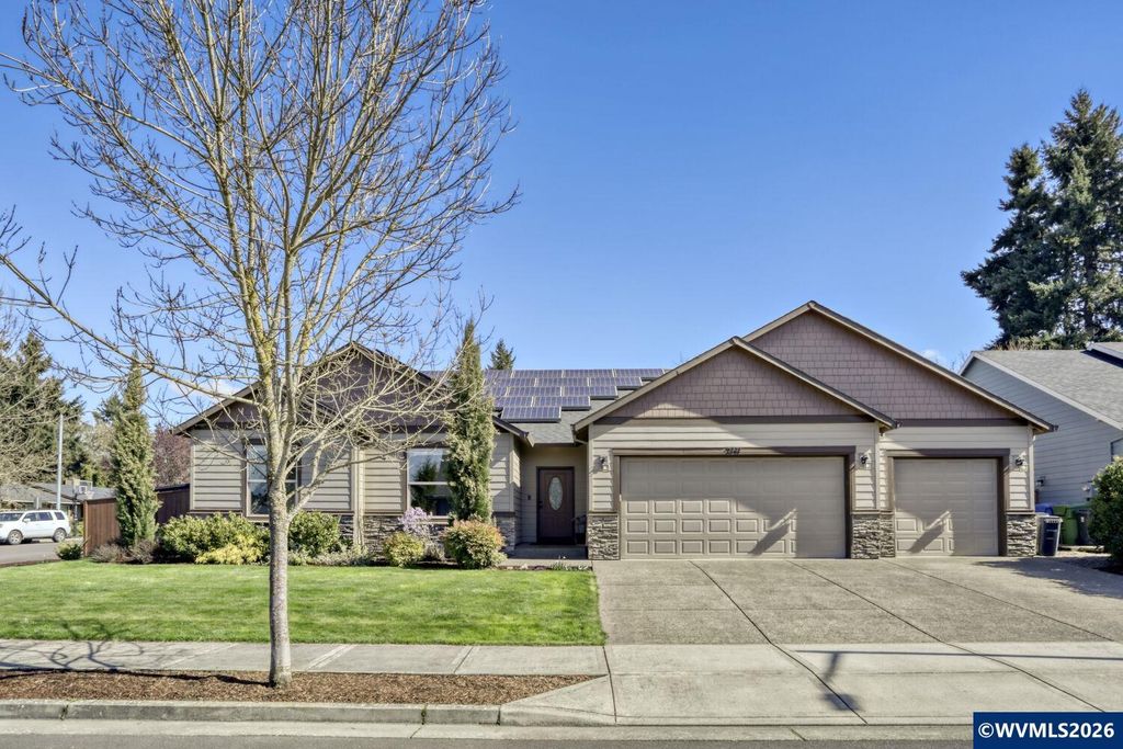 2141 Thomas Way, Hubbard, OR 97032