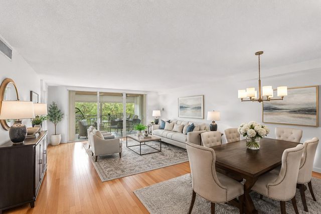 625 Oaks Drive 405, Pompano Beach, FL 33069