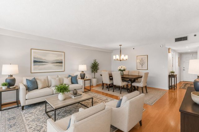 625 Oaks Drive 405, Pompano Beach, FL 33069