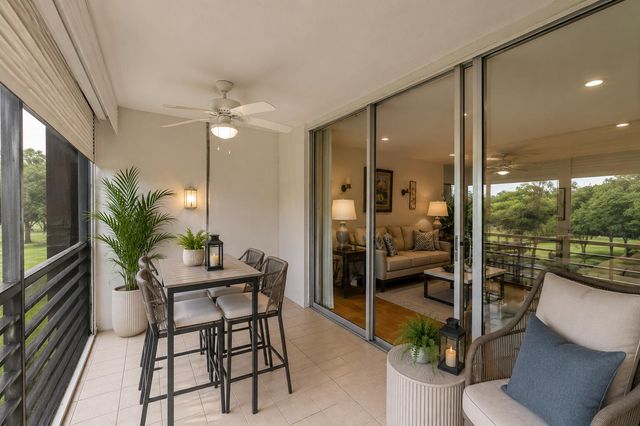 625 Oaks Drive 405, Pompano Beach, FL 33069