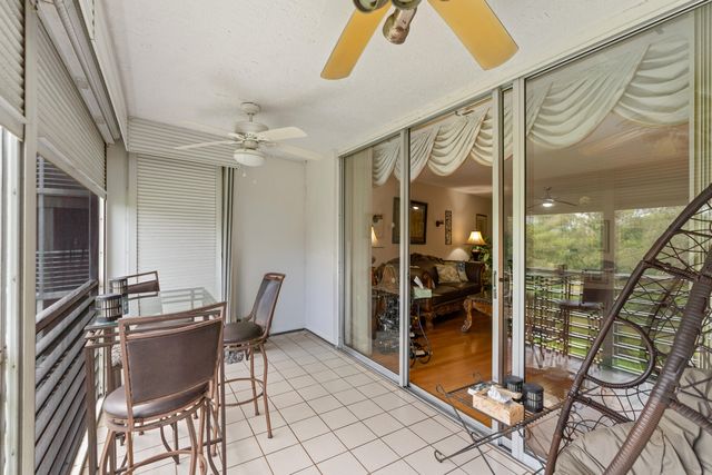 625 Oaks Drive 405, Pompano Beach, FL 33069