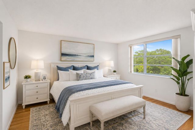 625 Oaks Drive 405, Pompano Beach, FL 33069