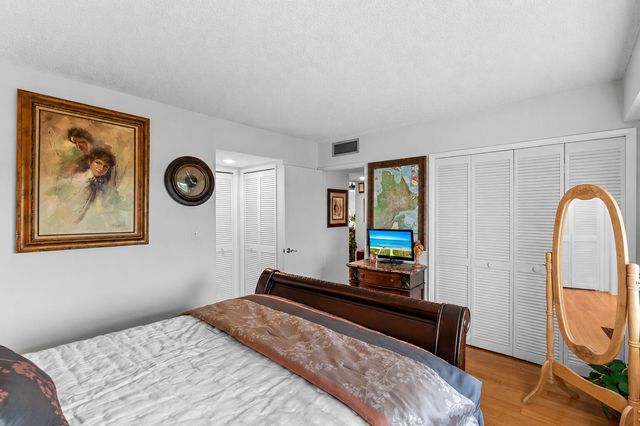 625 Oaks Drive 405, Pompano Beach, FL 33069