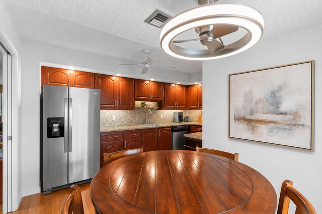 625 Oaks Drive 405, Pompano Beach, FL 33069