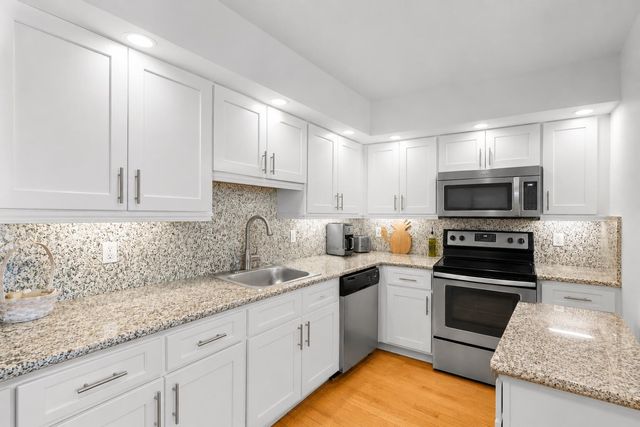 625 Oaks Drive 405, Pompano Beach, FL 33069