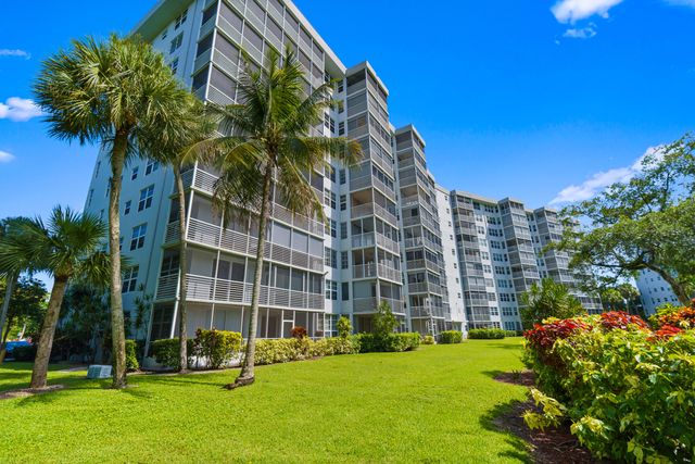 625 Oaks Drive 405, Pompano Beach, FL 33069