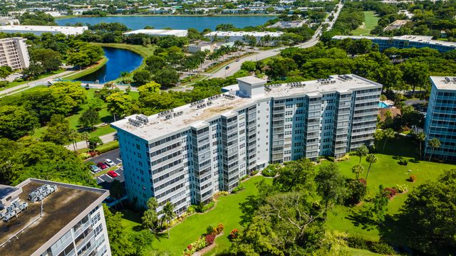 625 Oaks Drive 405, Pompano Beach, FL 33069