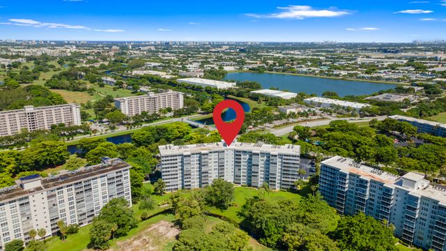 625 Oaks Drive 405, Pompano Beach, FL 33069