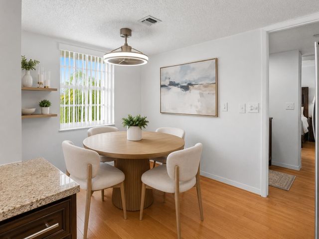 625 Oaks Drive 405, Pompano Beach, FL 33069