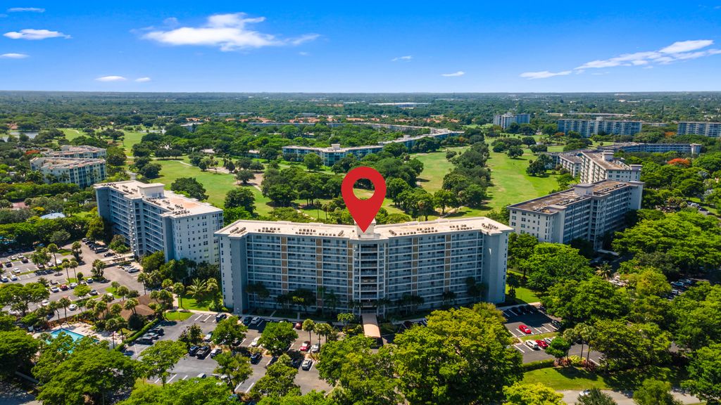 625 Oaks Drive 405, Pompano Beach, FL 33069