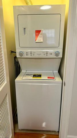 843 E 52nd Street 1, Chicago, IL 60615