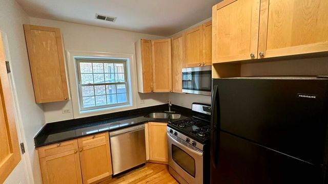 843 E 52nd Street 1, Chicago, IL 60615