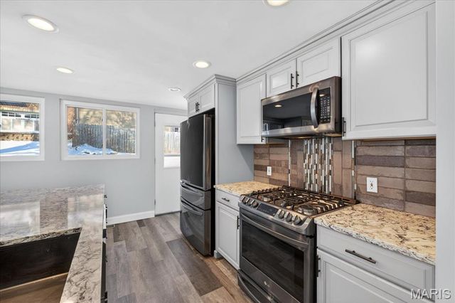 1 Hill N Dale Lane, St Louis, MO 63132