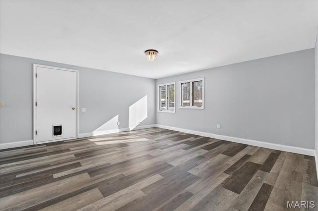 1 Hill N Dale Lane, St Louis, MO 63132