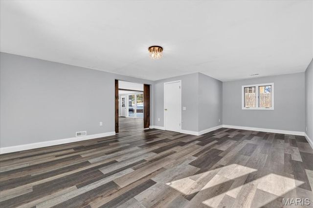 1 Hill N Dale Lane, St Louis, MO 63132