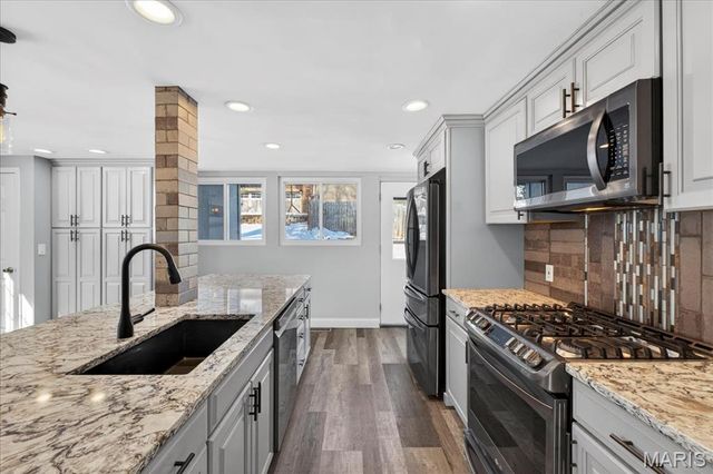 1 Hill N Dale Lane, St Louis, MO 63132