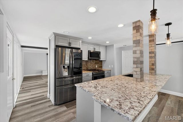 1 Hill N Dale Lane, St Louis, MO 63132