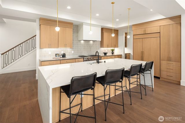 16601 SE 27th Street, Bellevue, WA 98008