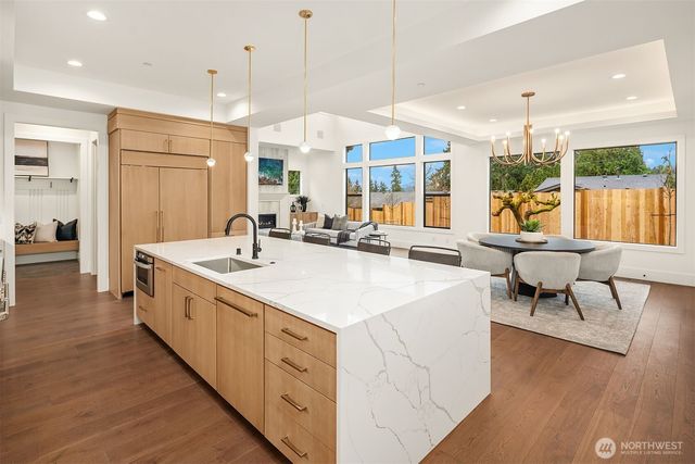 16601 SE 27th Street, Bellevue, WA 98008