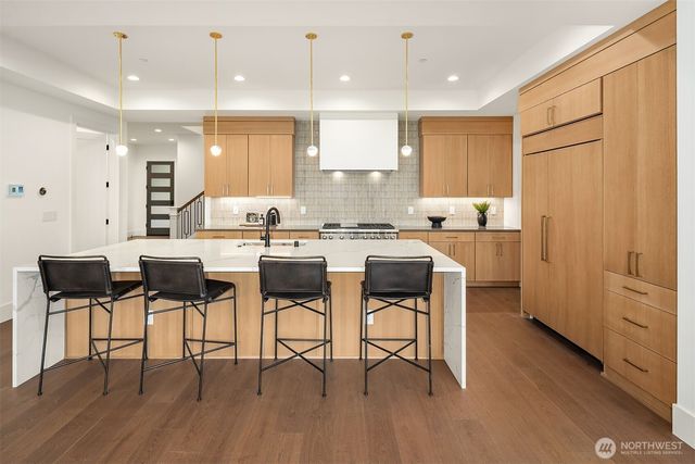 16601 SE 27th Street, Bellevue, WA 98008