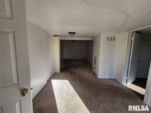 2025 BROADWAY Street, Hannibal-mo, MO 63401