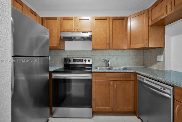 6904 SW 5th Street, Margate, FL 33068