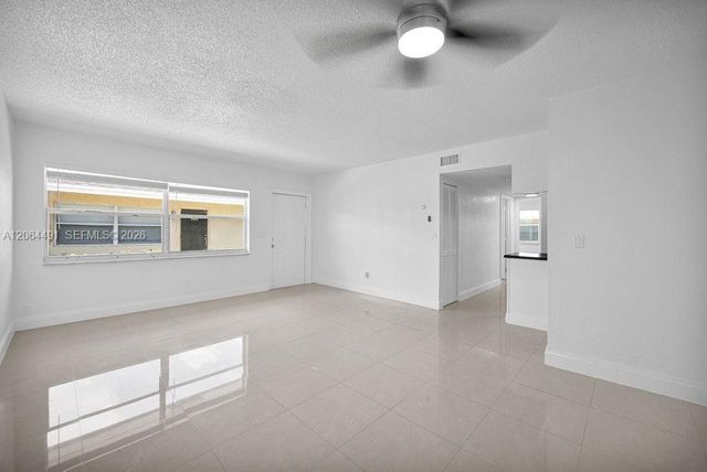 6904 SW 5th Street, Margate, FL 33068