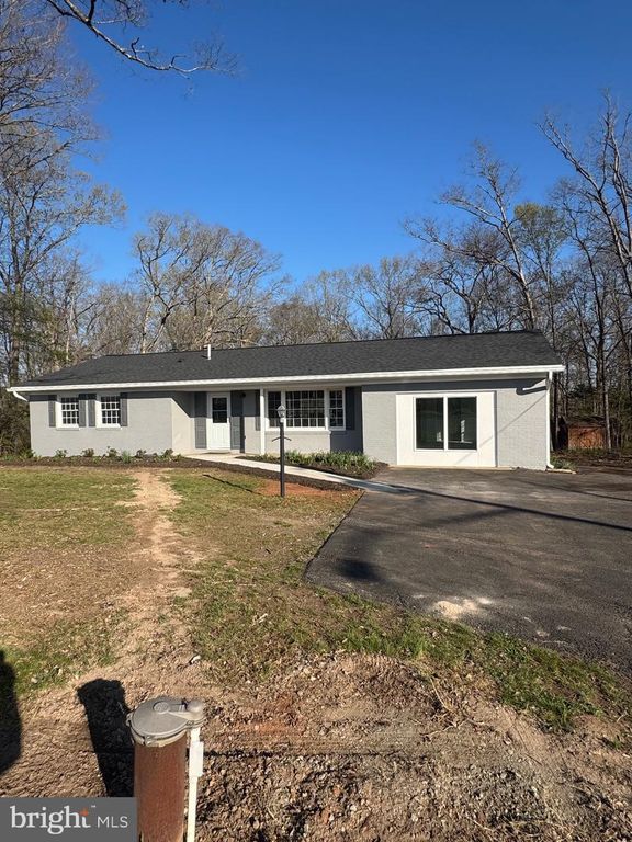 12604 NOKESVILLE RD, Nokesville, VA 20181