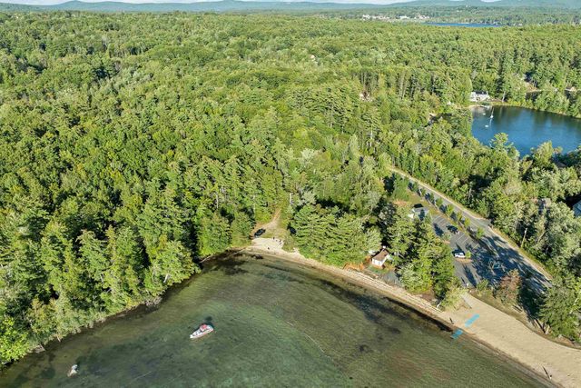 8 Knoll Road, Wolfeboro, NH 03894