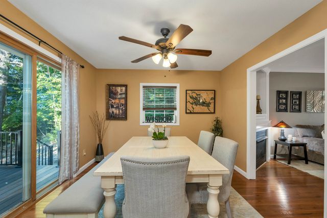 8 Knoll Road, Wolfeboro, NH 03894
