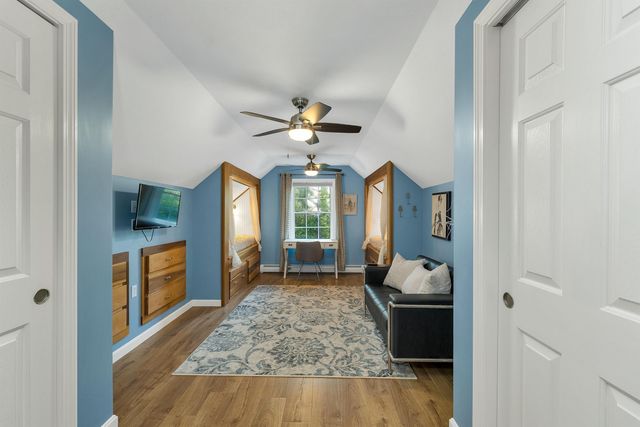8 Knoll Road, Wolfeboro, NH 03894