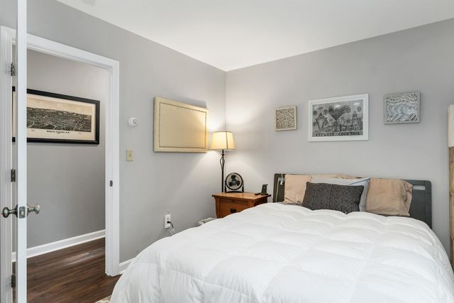 8 Knoll Road, Wolfeboro, NH 03894
