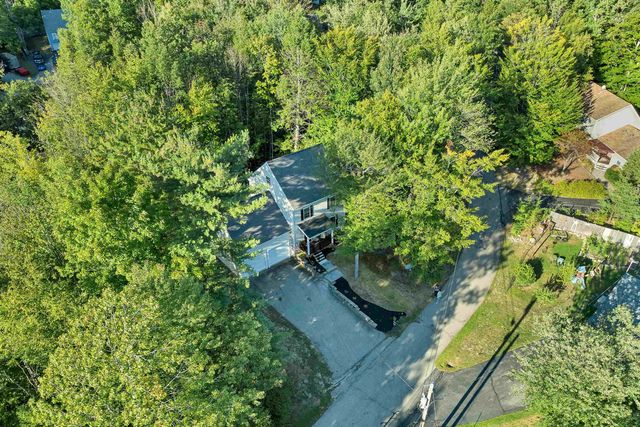 8 Knoll Road, Wolfeboro, NH 03894