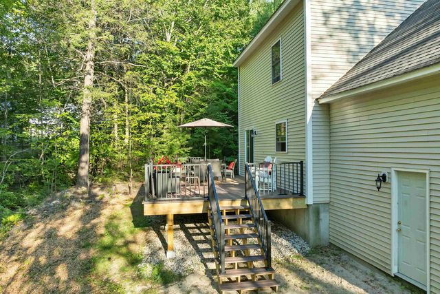 8 Knoll Road, Wolfeboro, NH 03894