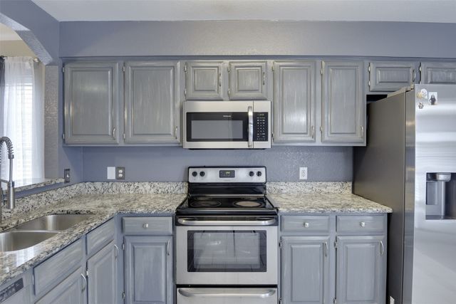 6707 Copperwood Court, Arlington, TX 76001