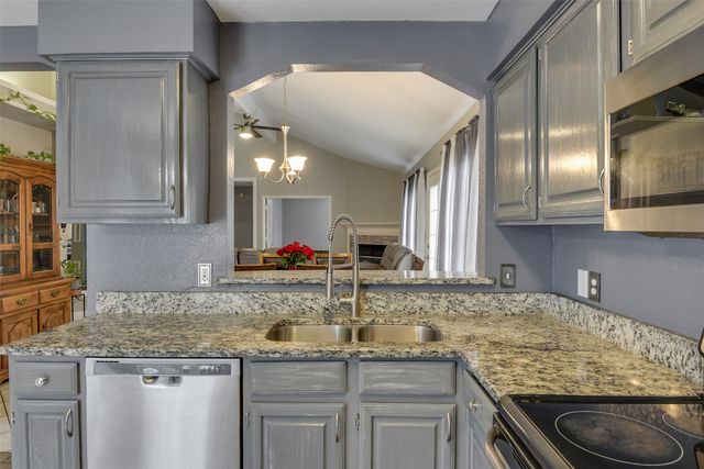6707 Copperwood Court, Arlington, TX 76001