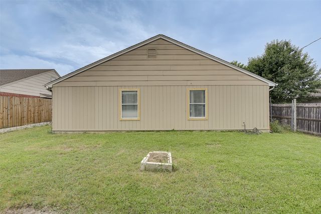 6707 Copperwood Court, Arlington, TX 76001